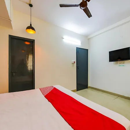 Hotel O Unique Delhi Home Stay